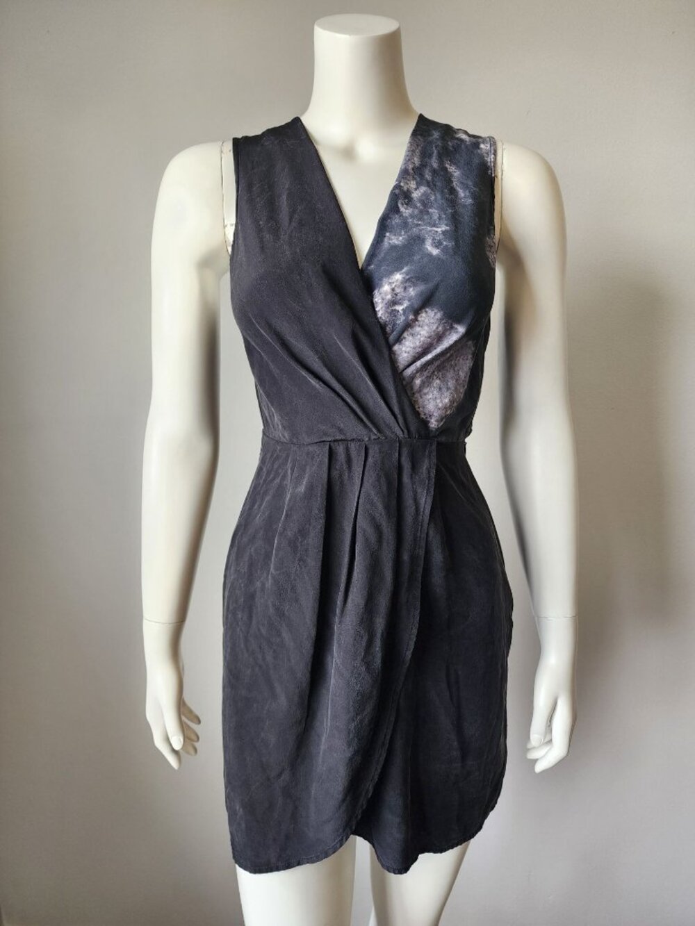 Barneys New York coop black gray marble 100% silk V-neck mini dress S